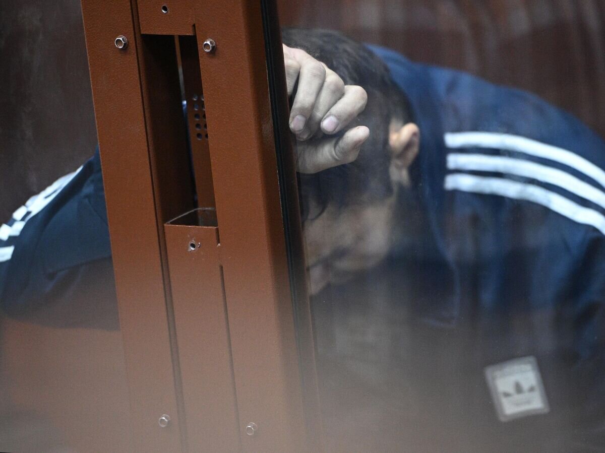    Далержон Мирзоев, задержанный по подозрению в террористическом акте в "Крокус Сити Холл", в здании Басманного суда Москвы, где проходит избрание меры пресечения в отношении четырех задержанных подозреваемых.© РИА Новости / Кирилл Зыков