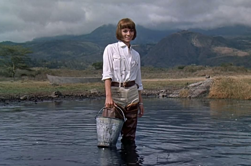 Листайте кадры из фильма.