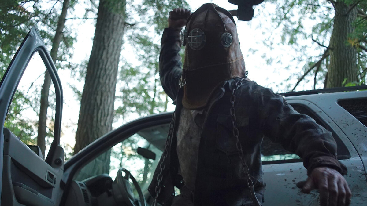 Кадр из фильма "Природа насилия"