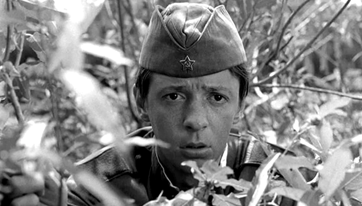 Кадр из фильма "В бой идут одни старики"