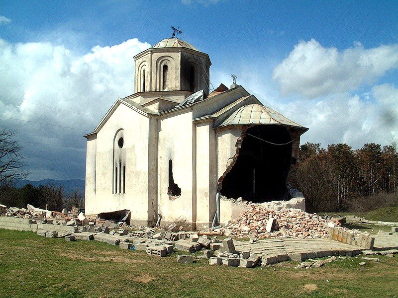 Разрушенный храм в Косово, фото: http://pravoslavie.ru