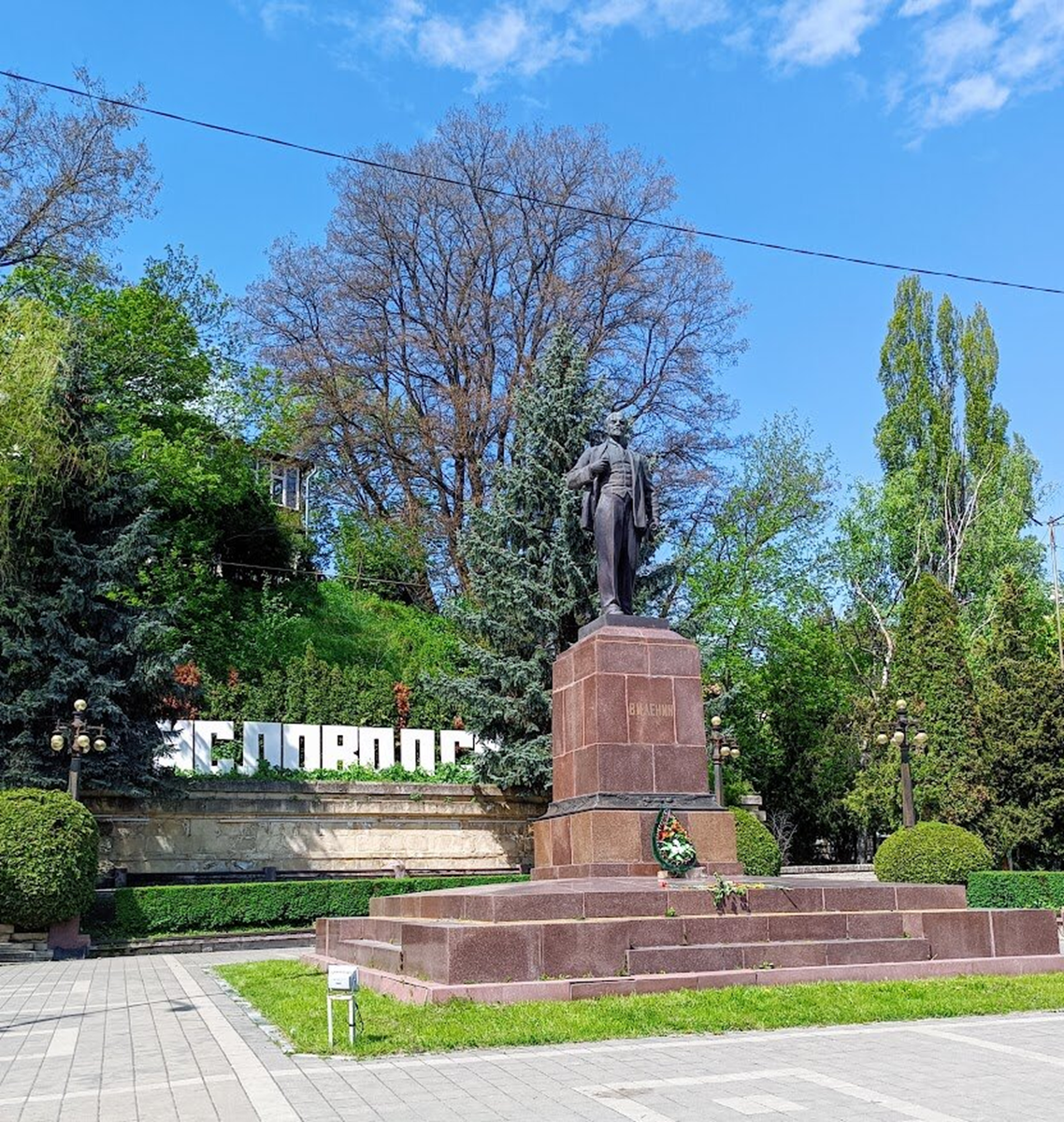 Куда же без дедушки?