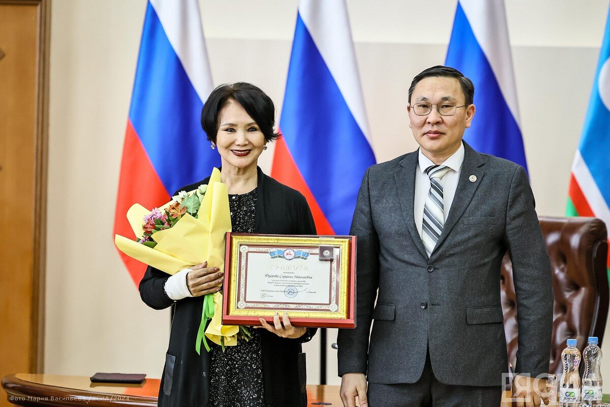 спортивные награды. спортивные награды. подарки на награждении. награда «кубок». спортивный кубок.