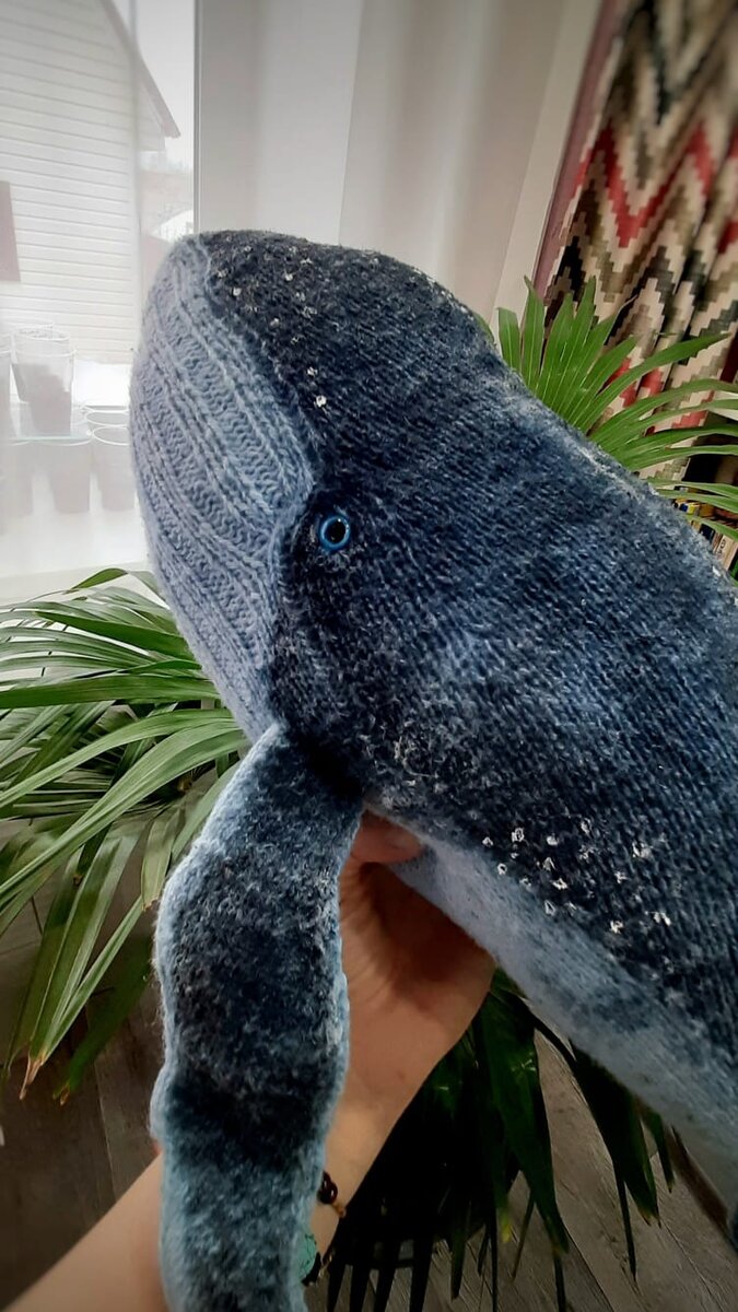 Вязаный горбатый кит