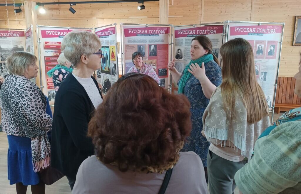 В Тверской области продолжается знакомство с выставкой «Русская Голгофа»