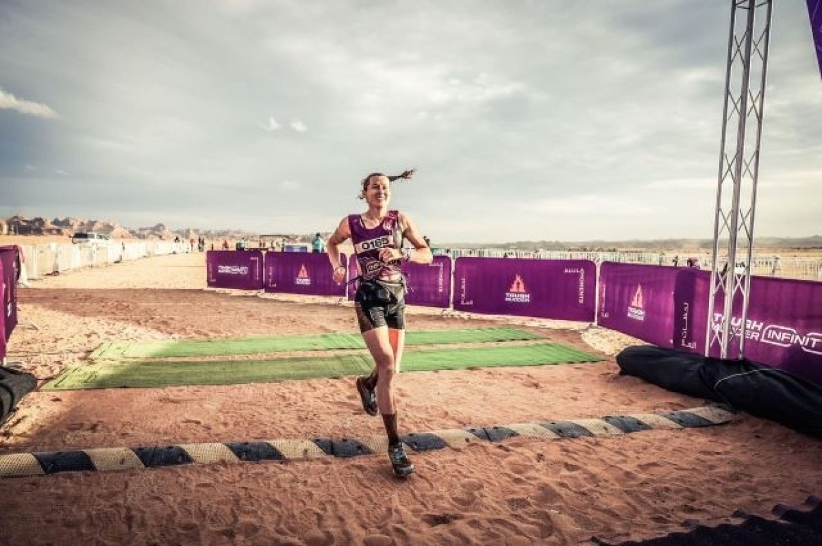    Алиса на старте экстремальной гонки в Саудовской Аравии.