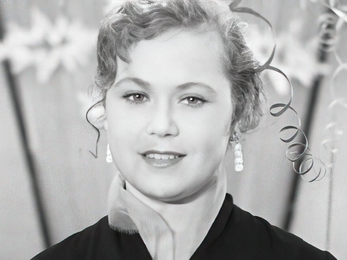 Светлана Немоляева в молодости