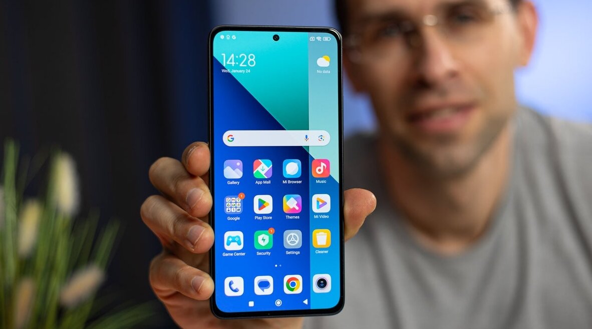 В модельном ряду Xiaomi много интересных и недорогих телефонов. Источник: phonearena.com