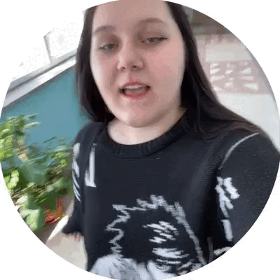 Весёлая песня девушки после теракта в "Крокусе". Видео: соцсети