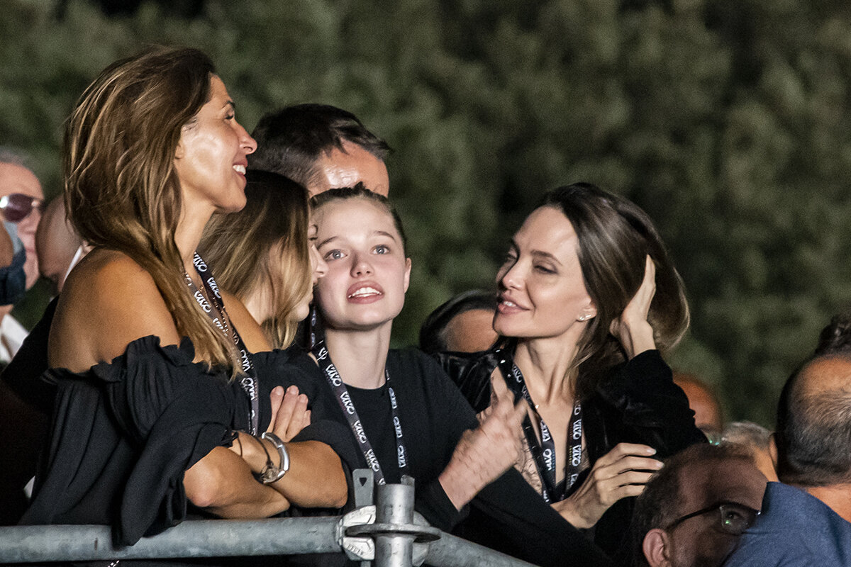 Barbara Amendola / Zuma / ТАСС📷Шайло Джоли-Питт с Анджелиной Джоли на концерте группы Maneskin. Июль 2022 года