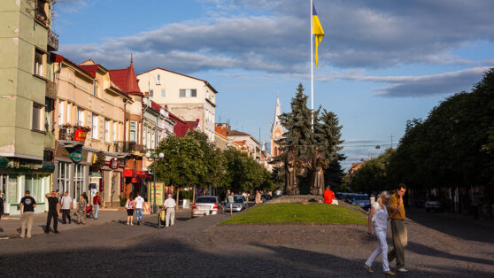    Жители Мукачево на Украине вышли на акцию против методов мобилизации в Закарпатье Богдан Герцен