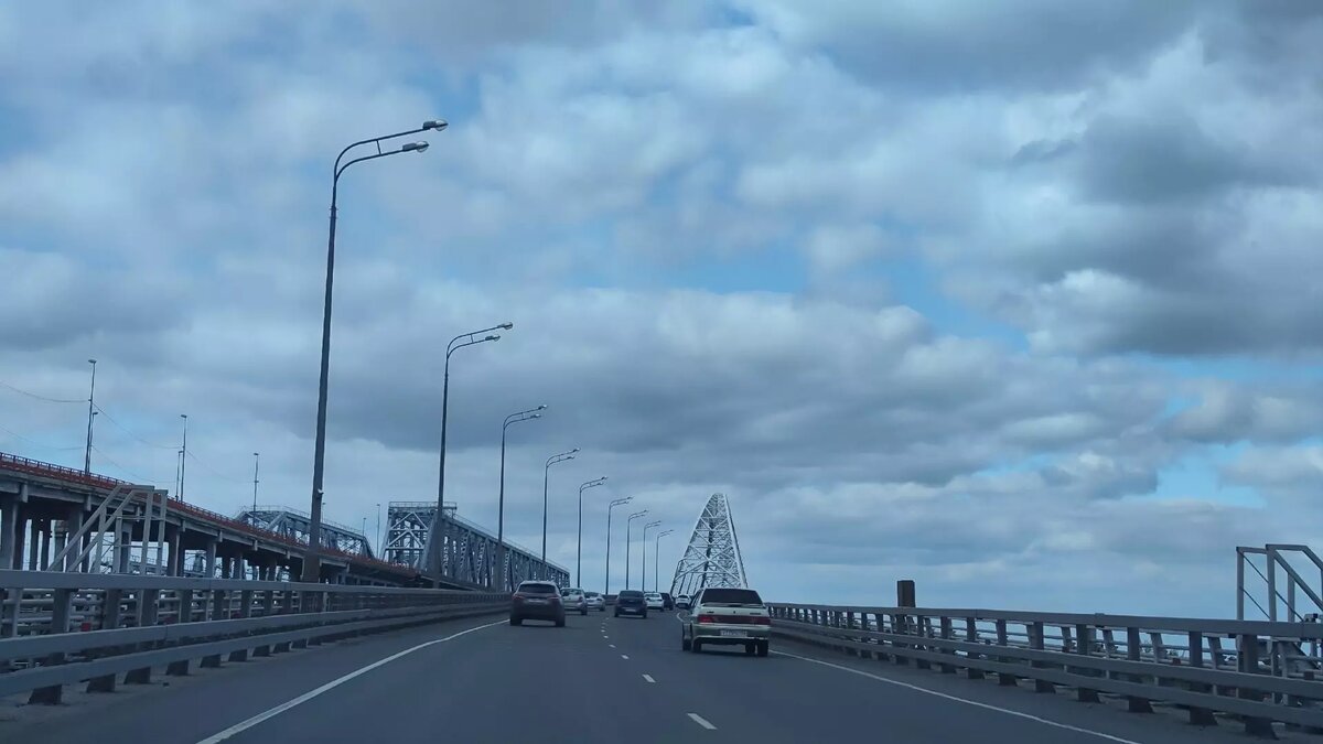     Старый Борский мост закрывается на ремонт в Нижнем Новгороде. Переправа станет недоступной уже завтра, 26 марта. Как долго продлятся работы и можно ли объехать пробки — в материале NewsNN.