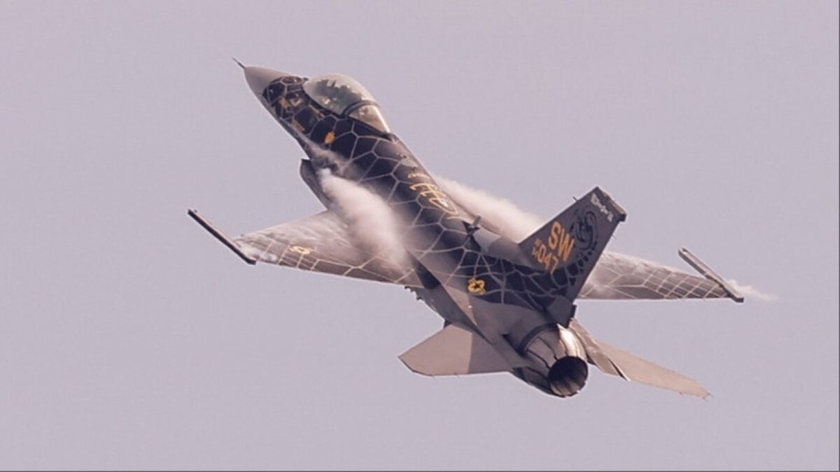    Меркурис: Россия показала НАТО, что сможет уничтожить F-16 на Украине