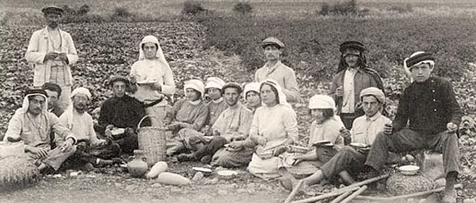 Еврейские поселенцы в Палестине на фотографии 1880-х. Тогда в Палестине их было всего около 10 процентов от общей численности населения