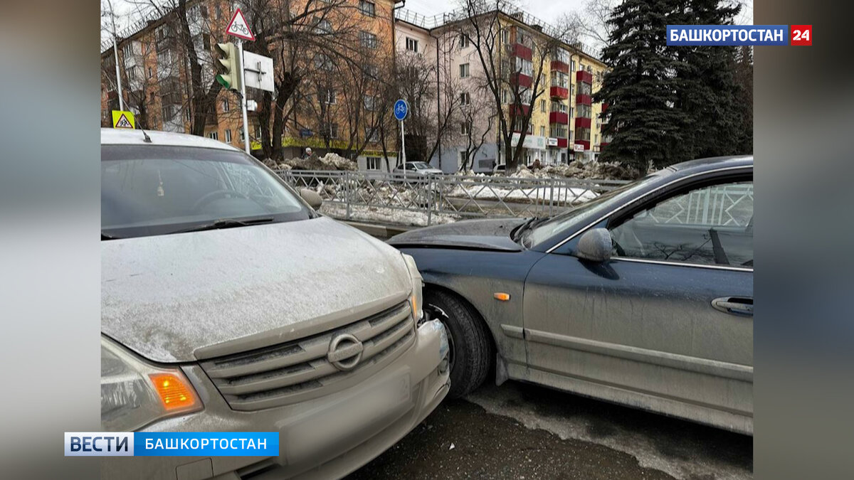    В уфимской Черниковке пьяный водитель ВАЗа после аварии с двумя авто пытался скрыться и въехал в дерево
