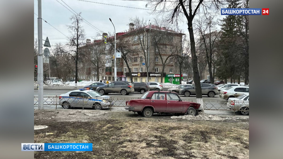 В уфимской Черниковке пьяный водитель ВАЗа после аварии с двумя авто  пытался скрыться и въехал в дерево | Башкортостан 24 | Дзен