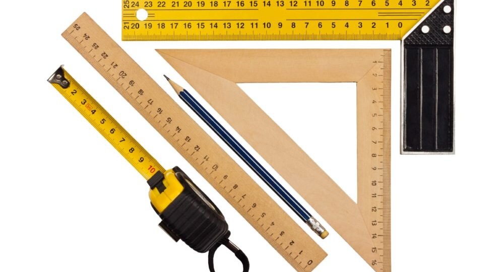 Часто, чтобы выставить прямой угол у больших деталей, стандартный угольник просто маловат. Хочется в несколько раз больше. А что делать?