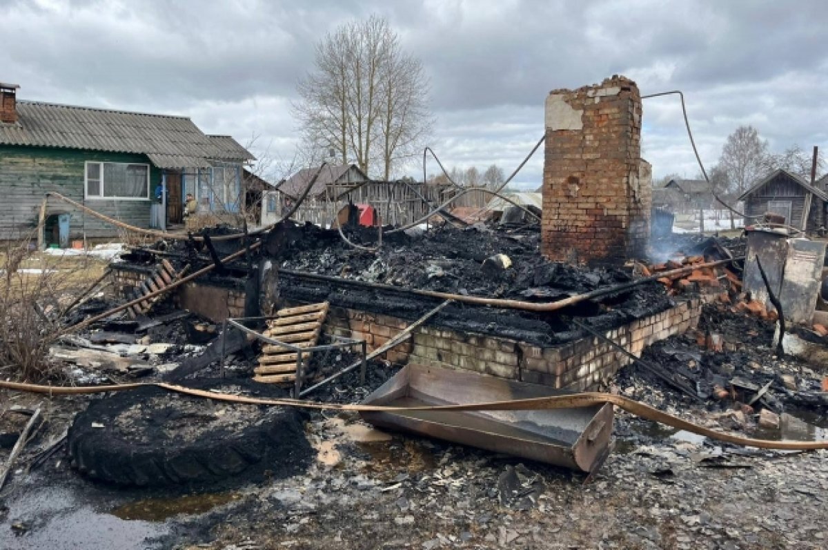    Появились видео и фото с места гибели людей на пожаре в Кимрском округе
