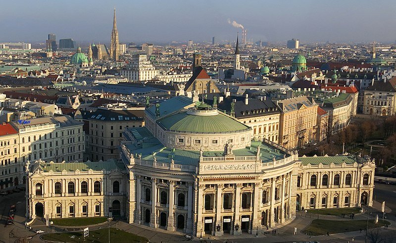 Источник изображения - https://upload.wikimedia.org/wikipedia/commons/thumb/0/0a/Burgtheater_Luftaufnahme_2%2C_Wien.jpg/800px-Burgtheater_Luftaufnahme_2%2C_Wien.jpg