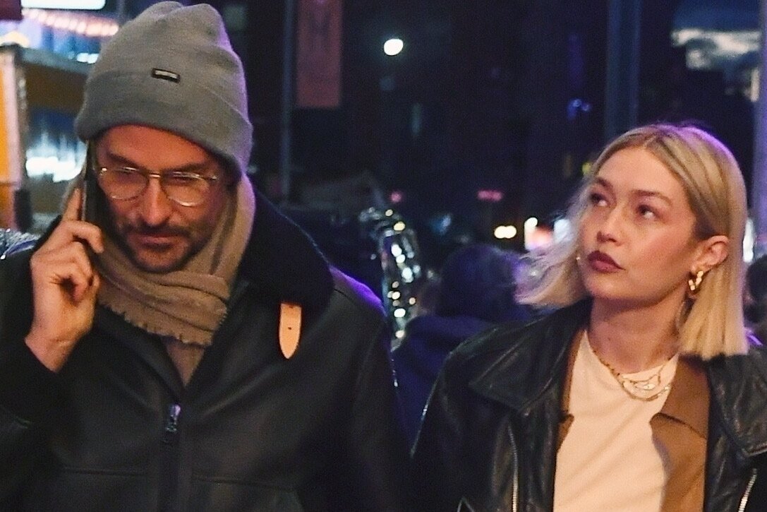     Держащихся за руки на свидании Брэдли Купер и Джиджи Хадид сняли папарацци