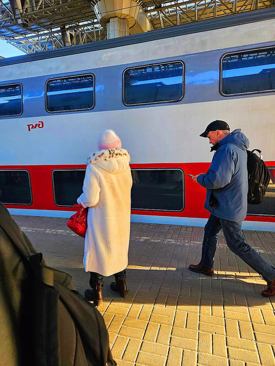 Все боятся и сдают билеты!» А я поехала одна в купе с таджиком... | Вики  Маус | Дзен