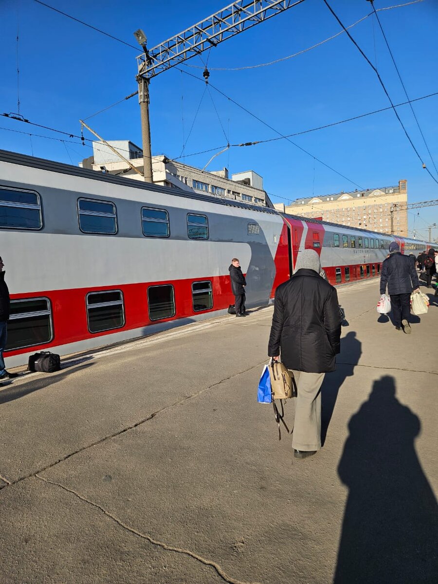 Все боятся и сдают билеты!» А я поехала одна в купе с таджиком... | Вики  Маус | Дзен