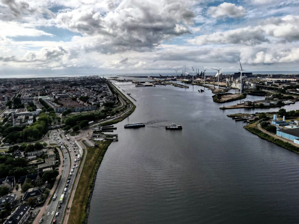 Нордзееканал (Noordzeekanal), листайте вправо, чтобы увидеть больше изображений