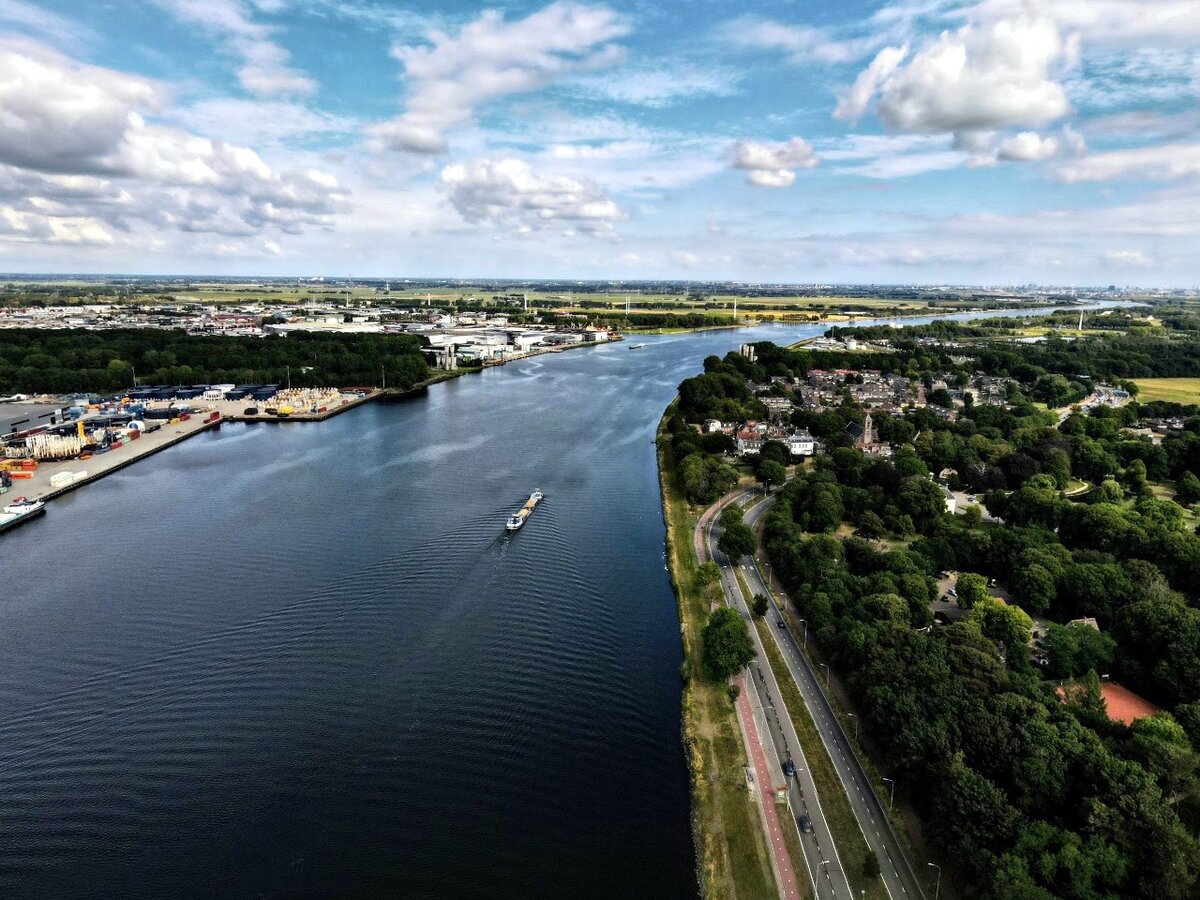 Нордзееканал (Noordzeekanal), листайте вправо, чтобы увидеть больше изображений