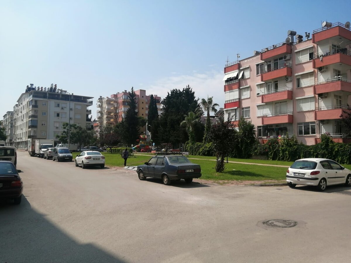 Обычный квартал в спальном районе Анталии