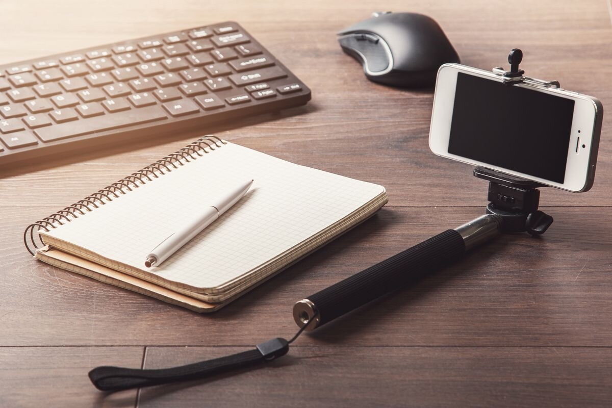 Блогер с головой ушел в сферу съемок в 18 лет, отказавшись от высшего образования📷
