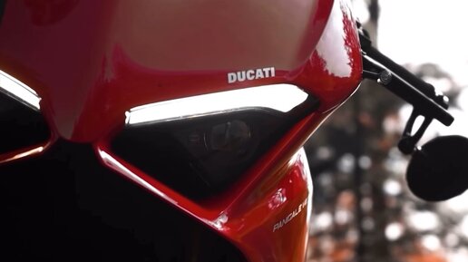 дженни маккарти грязная любовь. девушка с покупками. очередь на кассе в супермаркете. грязная любовь 2005, комедия. человек с продуктами.