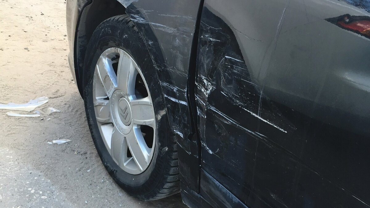     В результате ДТП во Владивостоке, где 54-летний водитель Lexus не уступил дорогу и столкнулся с автомобилем Toyota под управлением 26-летнего молодого человека, пострадали пассажир Lexus и оба водителя; водитель Lexus привлечен к административной ответственности.