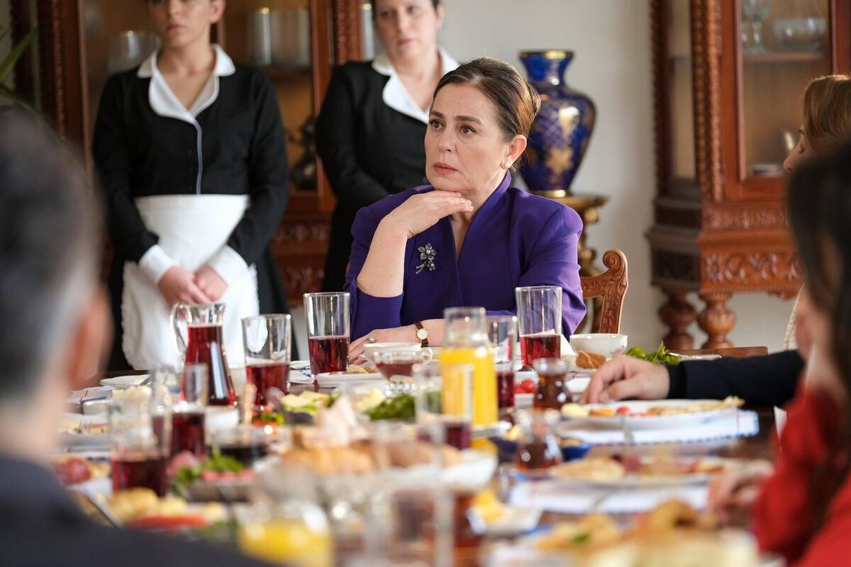 Кадр из сериала "Соседняя комната". Картинка из Интернета.