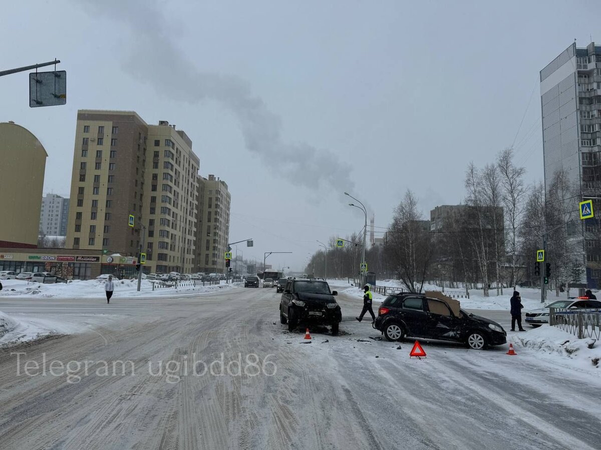    В Нижневартовске автоледи получила травмы ДТП, которое сама спровоцировала