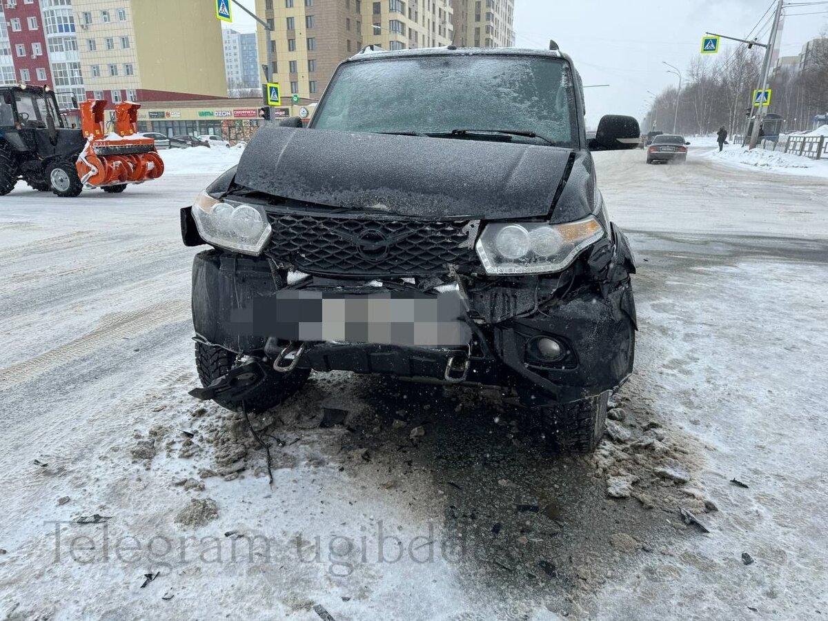    В Нижневартовске автоледи получила травмы ДТП, которое сама спровоцировала