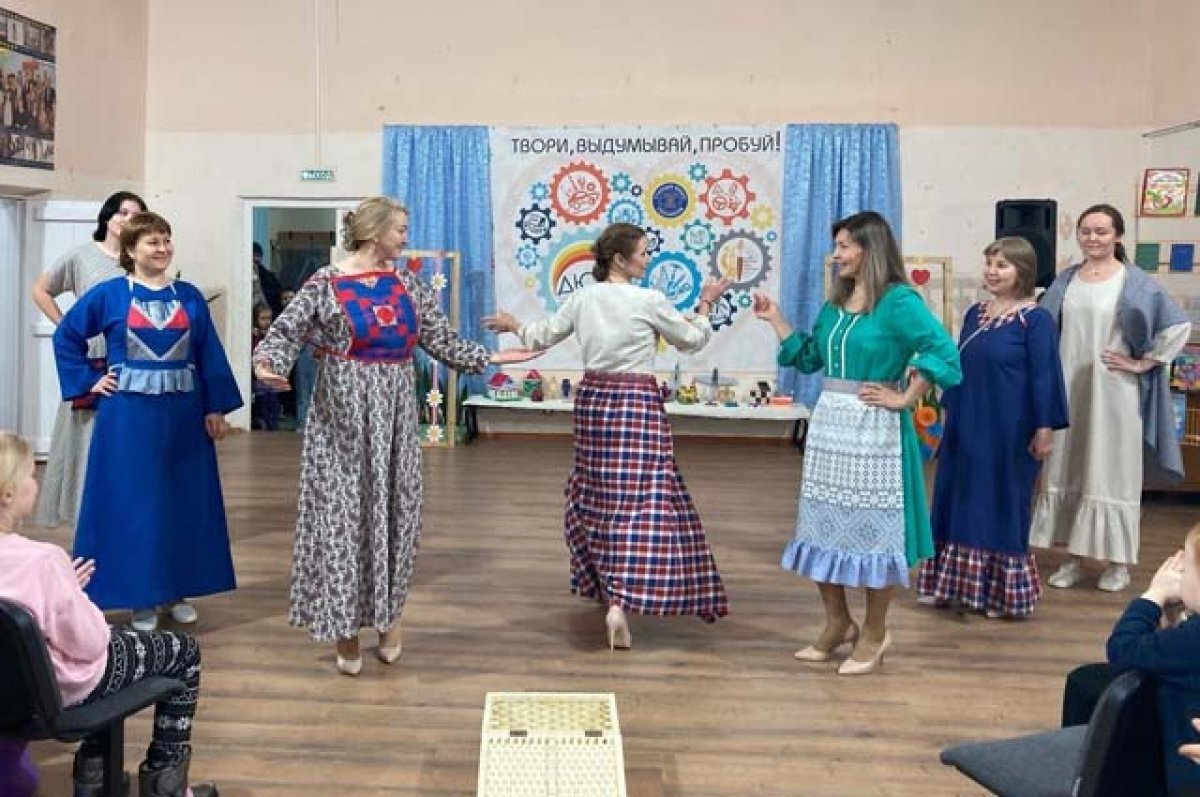    Интересная деталь платья – это квадрат на груди (муресазь), который мог много рассказать о хозяйке.