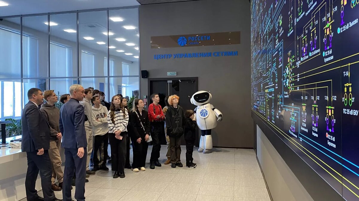     Энергетики рассказали о запуске экскурсионных программ на своих подстанциях и в Центрах управления сетями. Их смогут посетить школьники во всех регионах присутствия «Россетей Сибирь», в том числе в Хакасии.