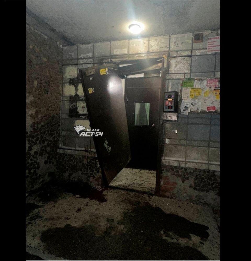    Водитель сбил женщину у подъезда. Источник: "АСТ-54"