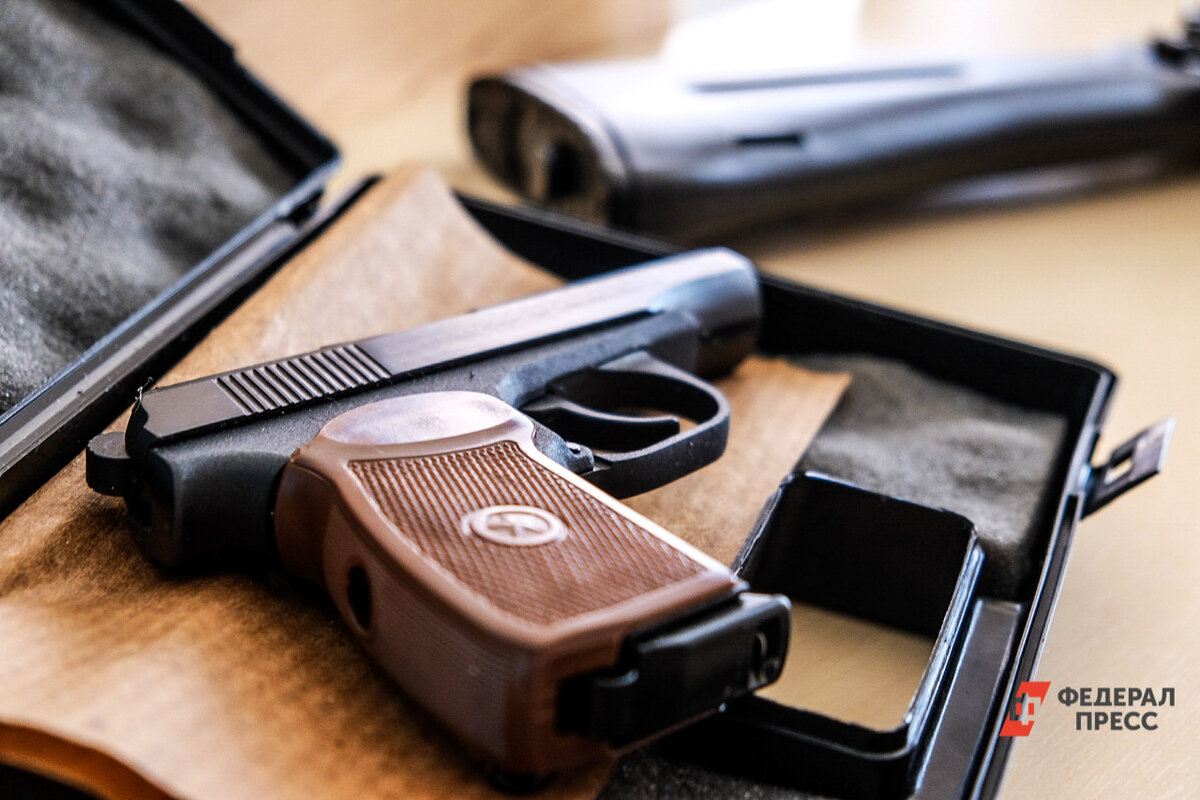 По предварительным данным, пистолеты были пневматическими.  Фото: Фото: ФедералПресс / Полина Зиновьева