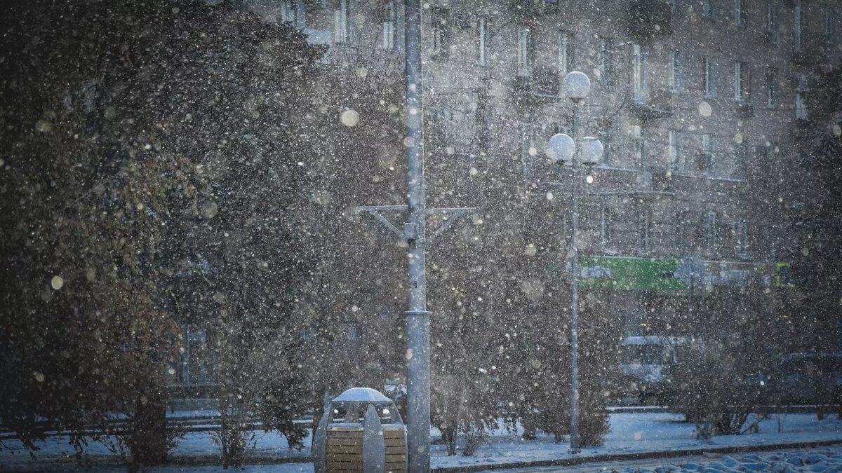     Резкое похолодание, мокрый снег, местами сильный, гололед, ветер до 12 м/с метеорологи обещают в ночь с 27 на 28 марта. Температура воздуха опустится до -3…-10.