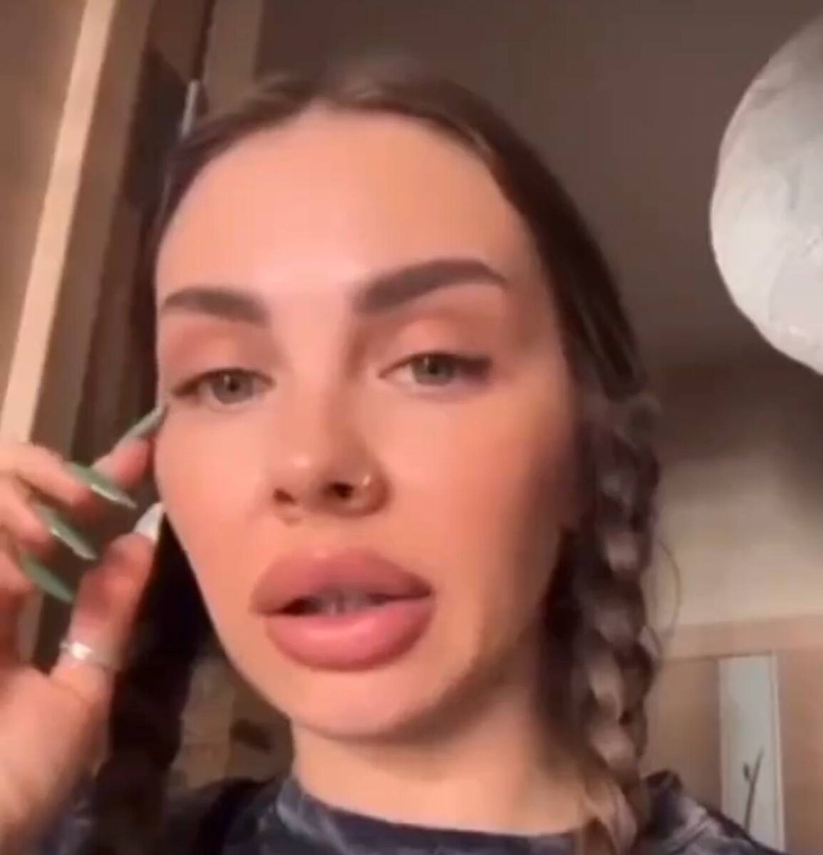 Жительница Барнаула негодует из-за закрытия ресторанов в городе после теракта. Фото: скрин видео из соцсетей