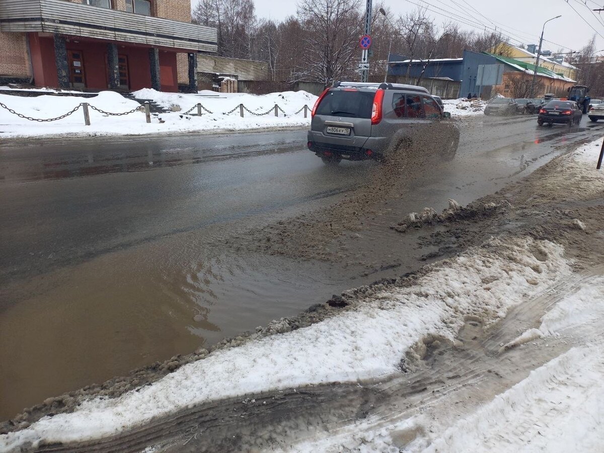    Лужи растеклись по центру и окраине Петрозаводска"Фактор News"