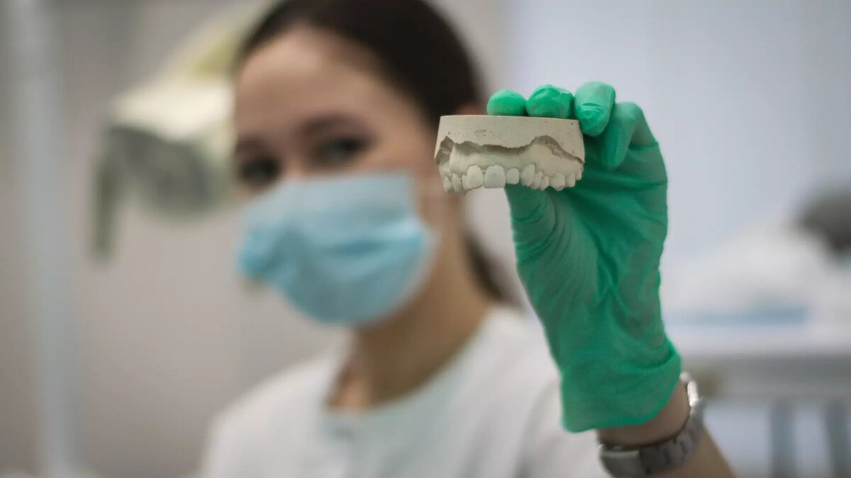     После работы «стоматолога» у женщины образовался абсцесс и отнялась челюсть: подробности пациентка рассказала в городском сообществе.