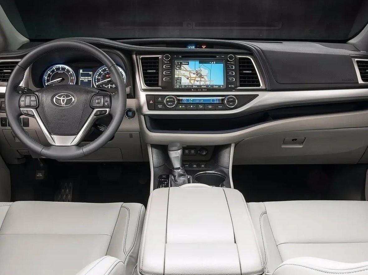 Стоит ли покупать Toyota Highlander 3 поколения за 2,4 миллиона рублей? |  Uremont | Дзен