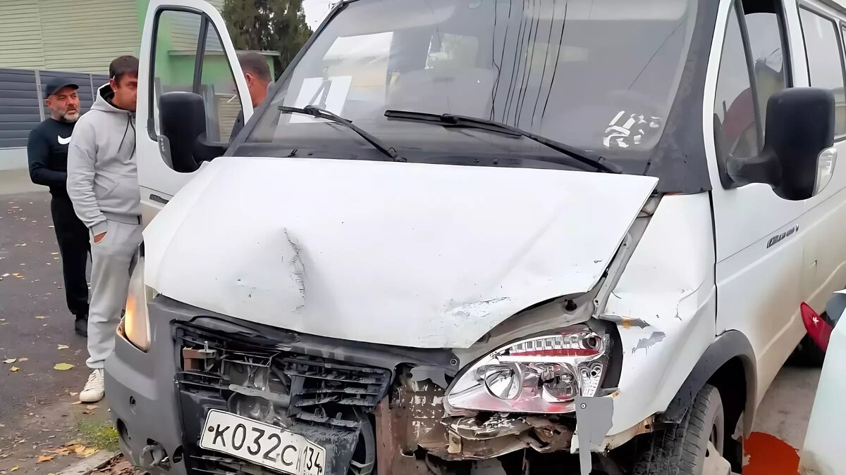     37-летний директор «Альянс-Газ» окажется на скамье подсудимых по делу с потерявшей управление маршруткой, за рулем которой оказался больной и лишенный прав водитель. ДТП в Ворошиловском районе Волгограда лишь по счастливой случайности обошлось без жертв.