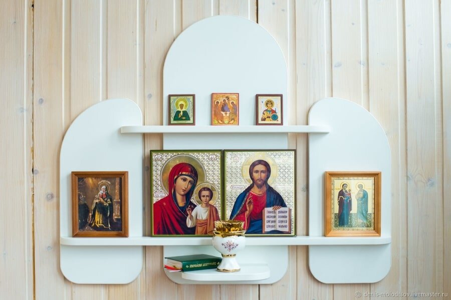 Домашний иконостас в Санкт-Петербурге