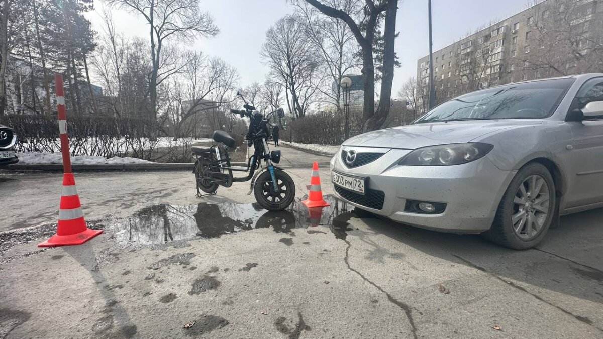 В Тюмени столкнулись электро-велосипед и 