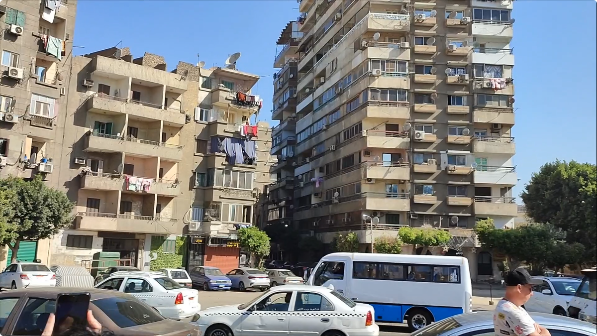 Здесь мы вышли из автобуса