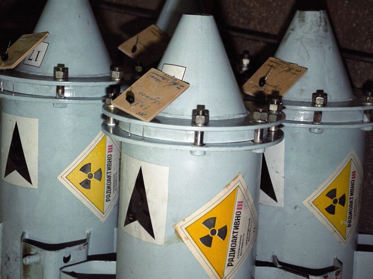    Контейнеры с ядерным топливом© РИА Новости . А. Соломонов