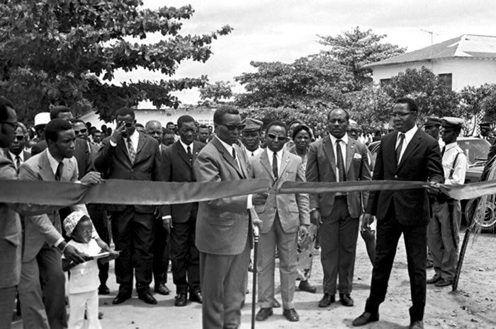 Видимо, церемония закрытия последней из школ.